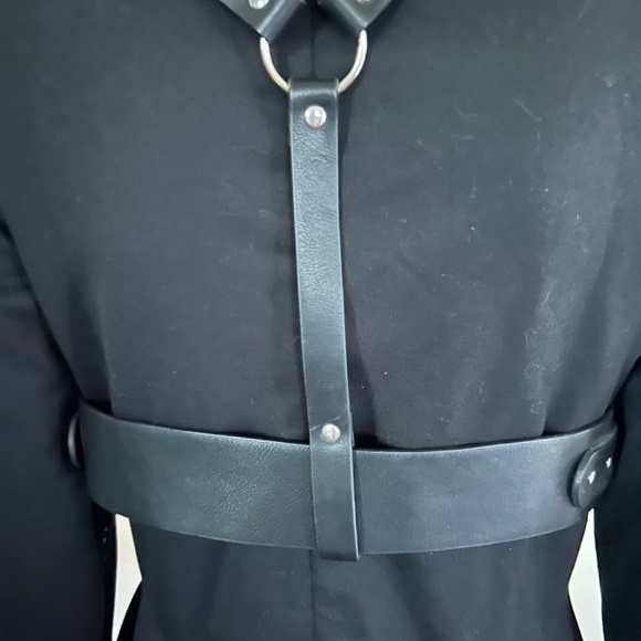 Oblong Shop - Vegan Belted Harness Adjustable S-M - Picture 4 of 6